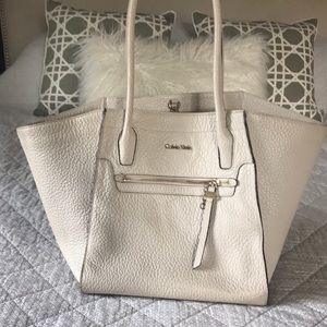 💯 Calvin Klein bah in cream color real leather